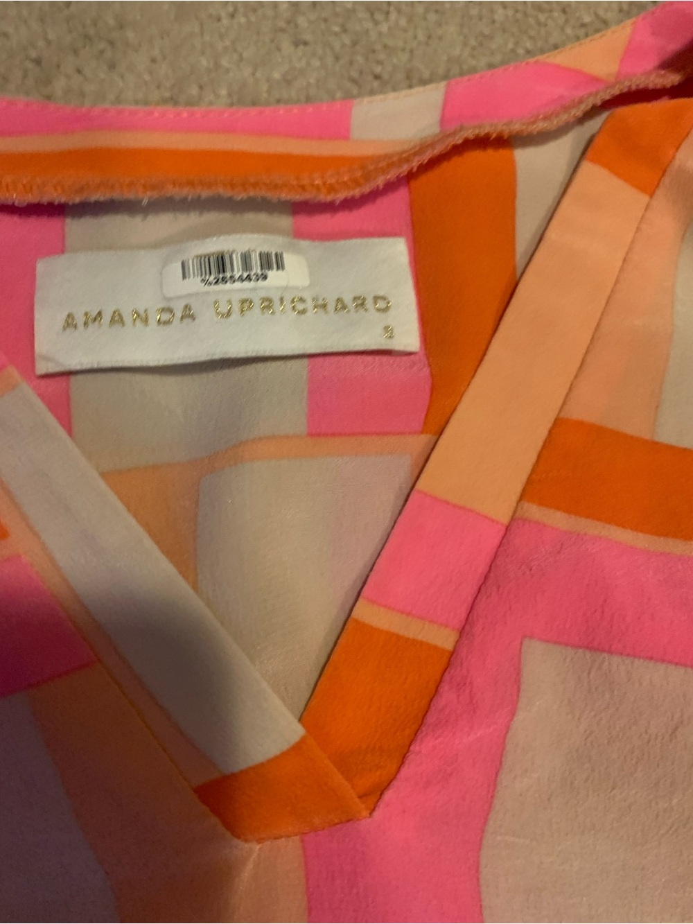Amanda UPRICHARD 100% Silk Printed V-Neck Top in Pink & Orange - Picture 3 of 4